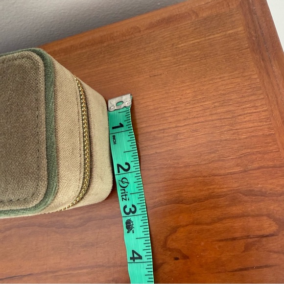 Sezane Green Cotton Velvet Jewelry Case - Picture 9 of 9
